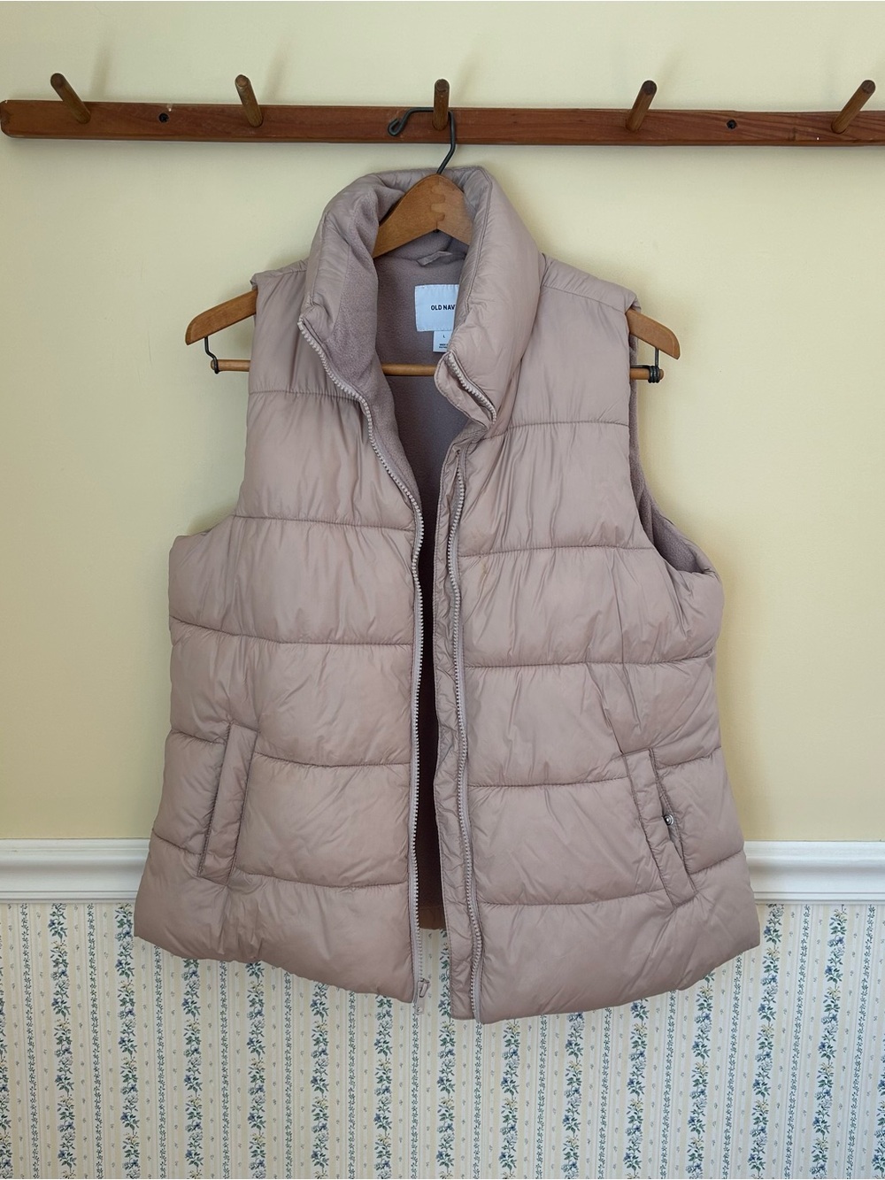 Old Navy Puffer Vest